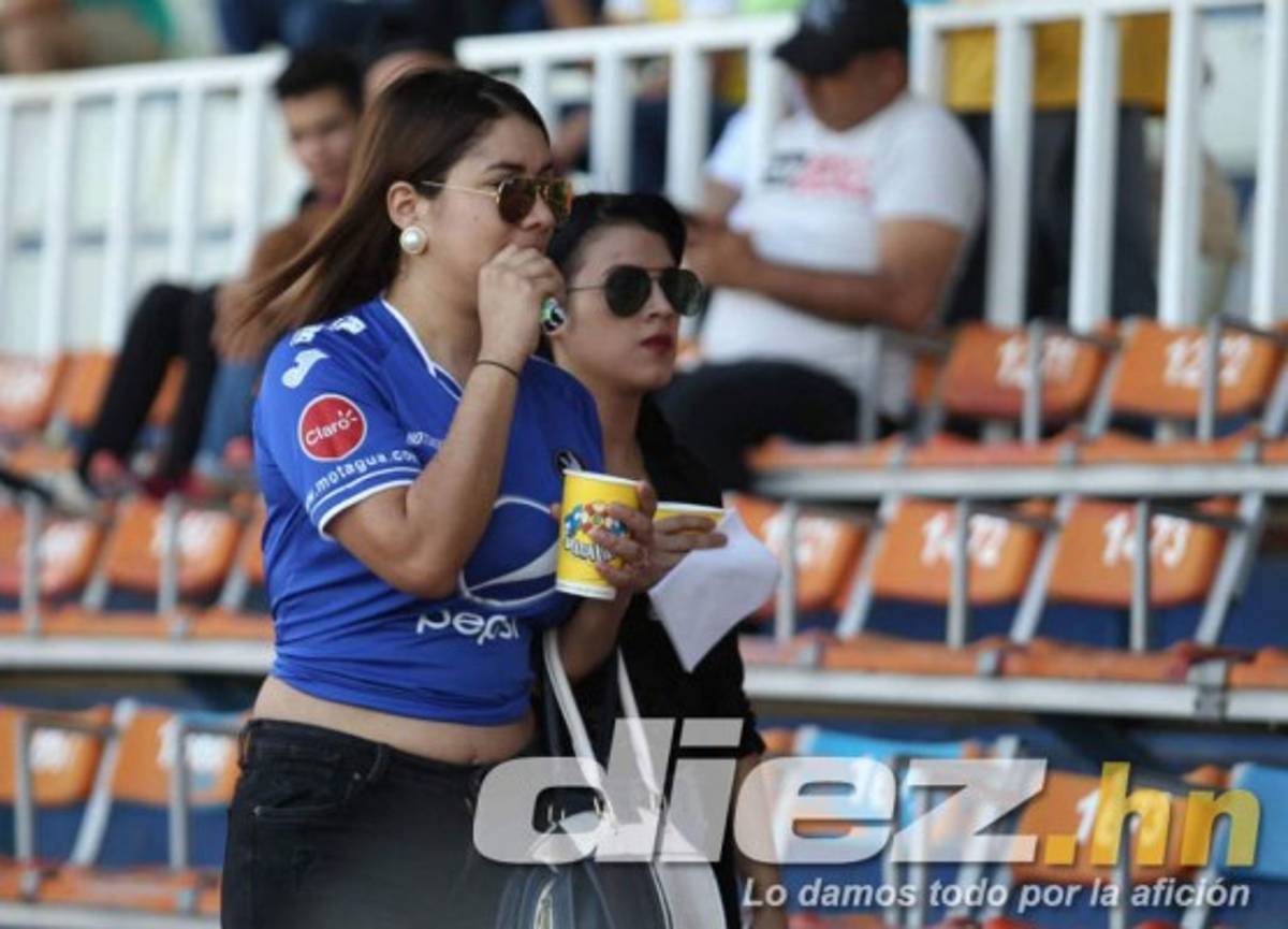 ¡Sensuales! El lado infartante del clásico Motagua-Olimpia en el estadio Nacional
