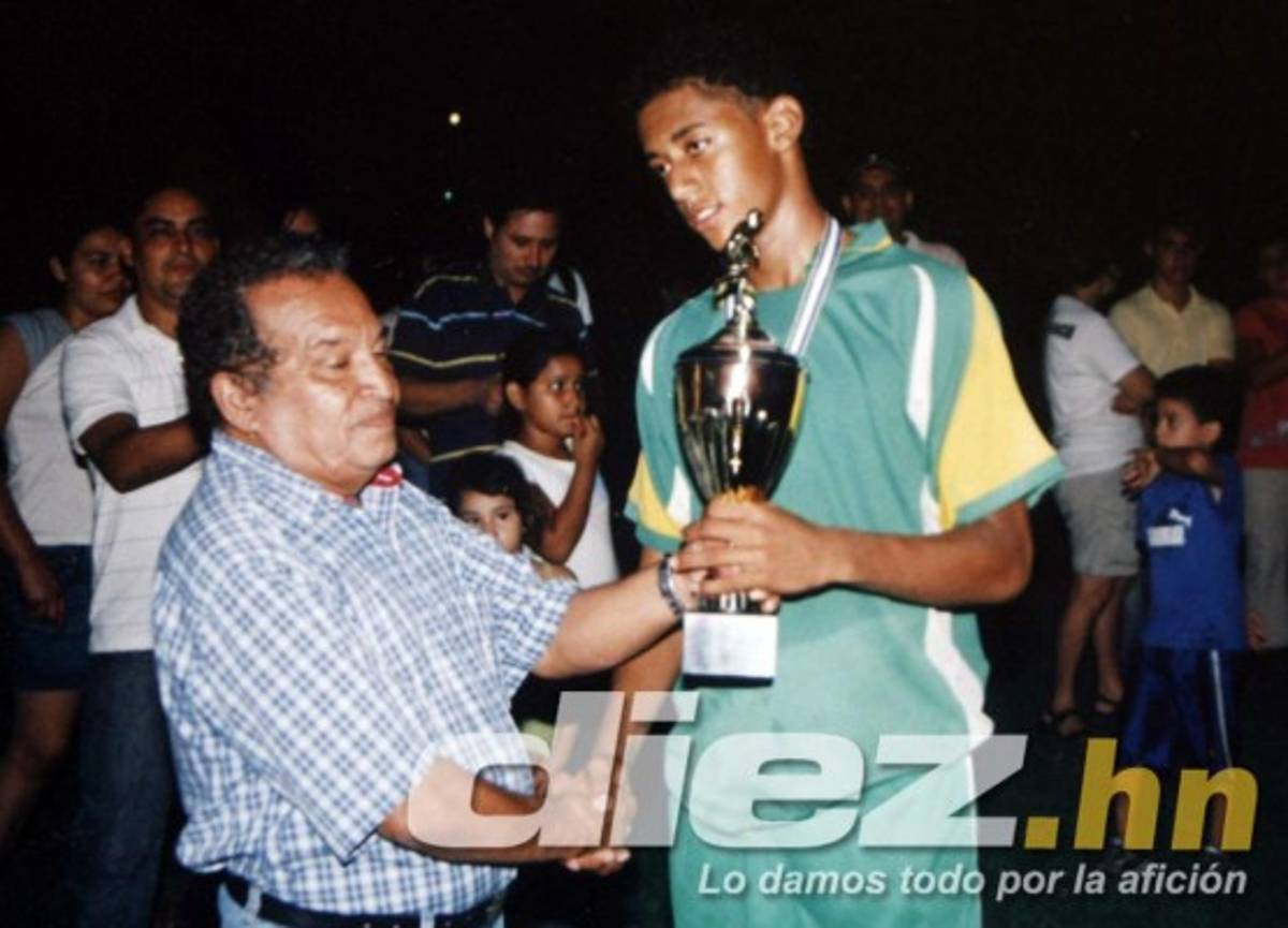 El álbum del 'Choco' Lozano: De tocar el tambo en barrio el Patrol al Tenerife