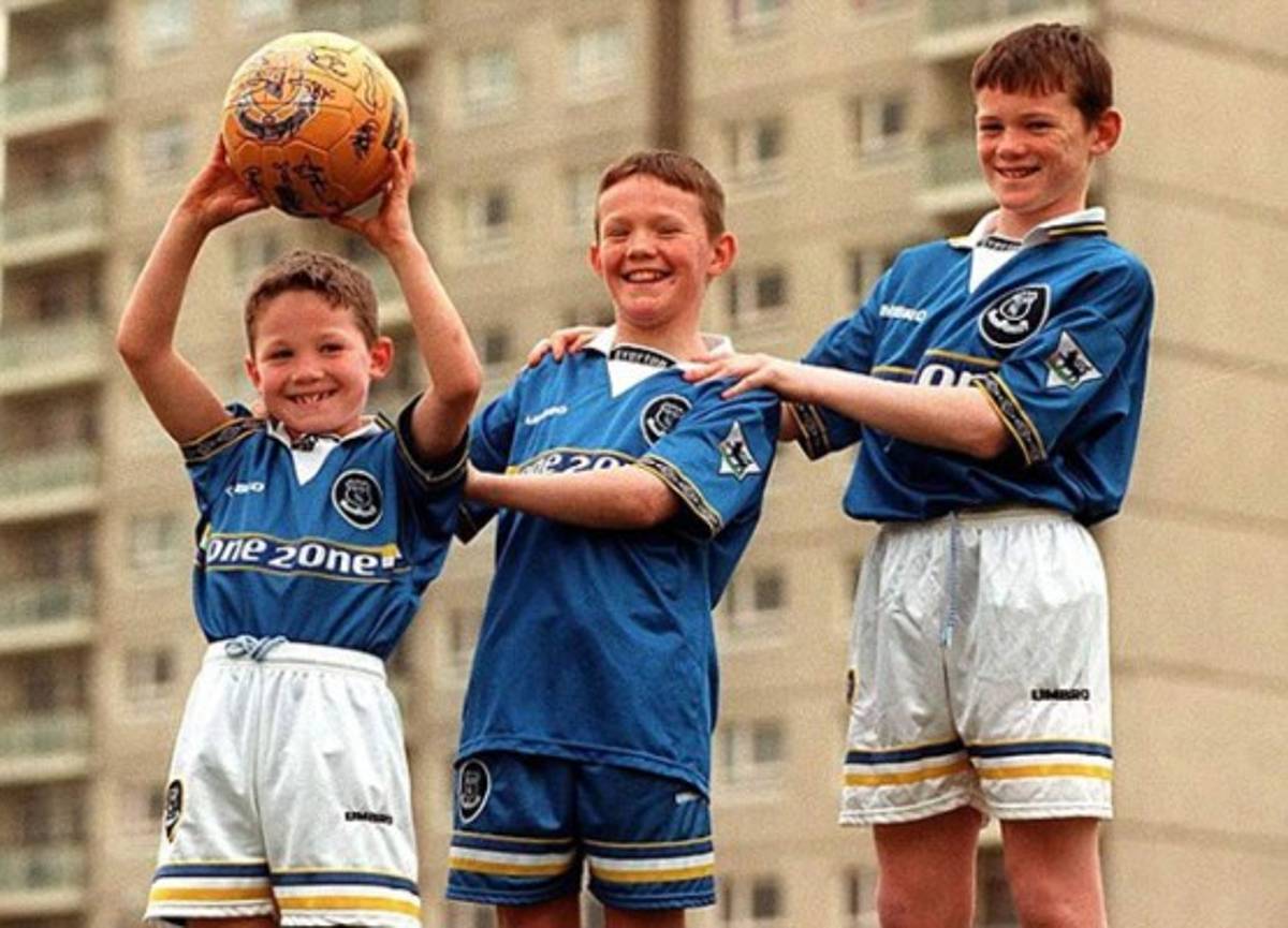 Los futbolistas por el mundo que no pueden escapar de una comparación con un familiar