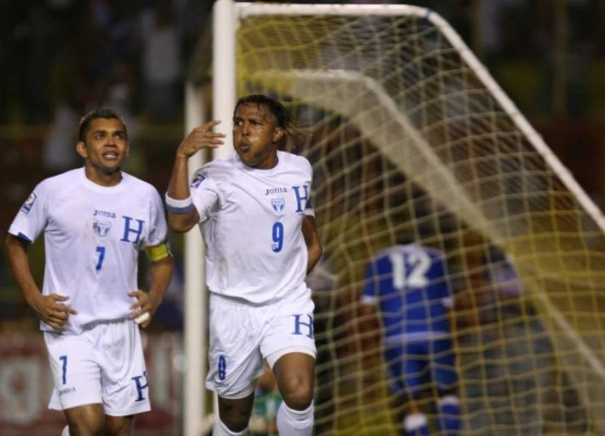 Carlos Pavón anotó el gol del triunfo de Honduras sobre El Salvador.