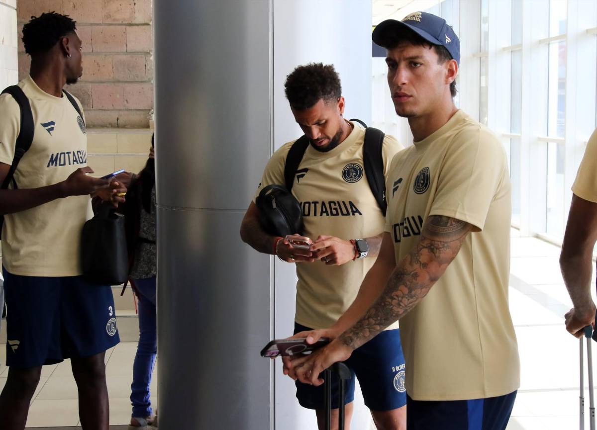 Fan sorprende a Marinacci y López: Motagua aterrizó en Honduras tras golear en Belice