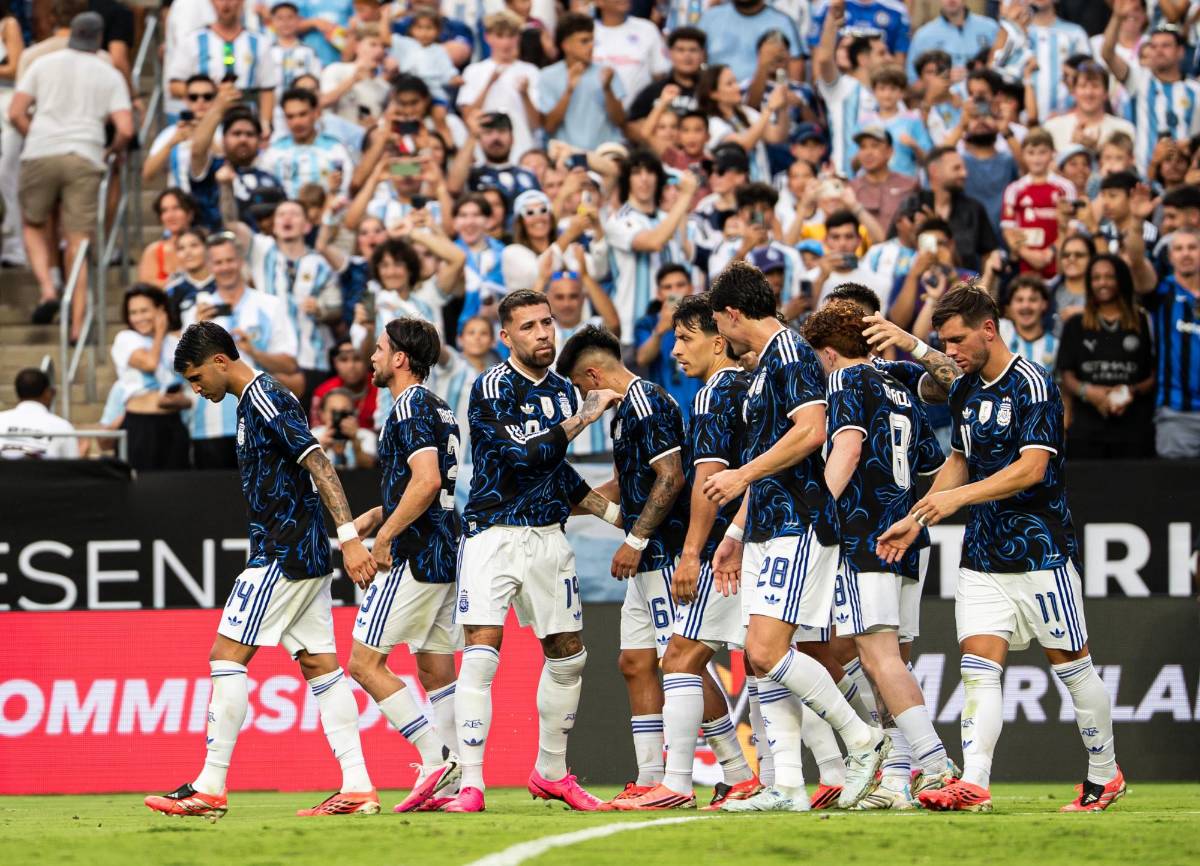 ¿Messi cambió camisa? La modelo y abrazo de hermanos en el Honduras vs Argentina