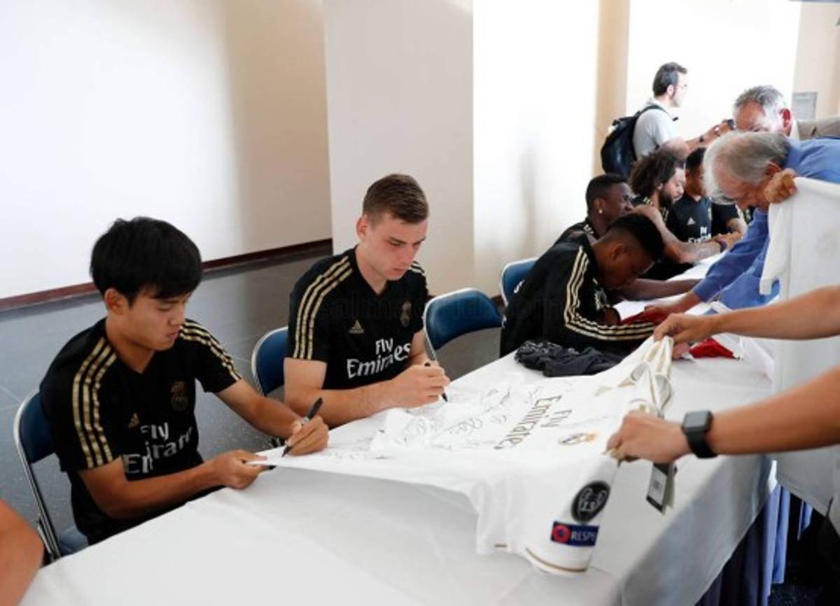 La volada de Keylor y la firma de autógrafos: Así fue el último entrenamiento del Real Madrid