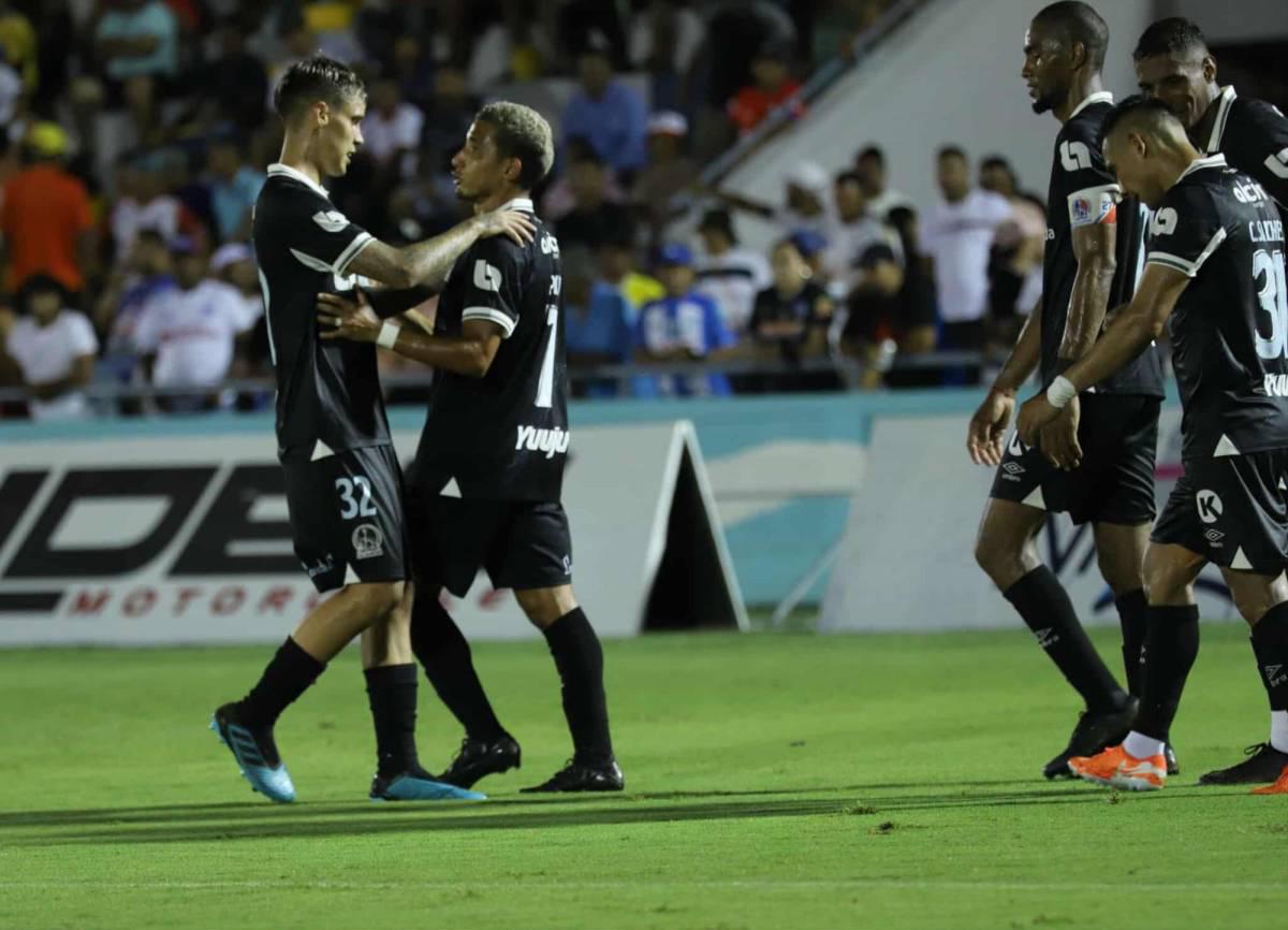 La épica remontada de Olimpia ante Victoria, Jhon Jairo no podía creerlo y las hermosas chicas en el Municipal Ceibeño