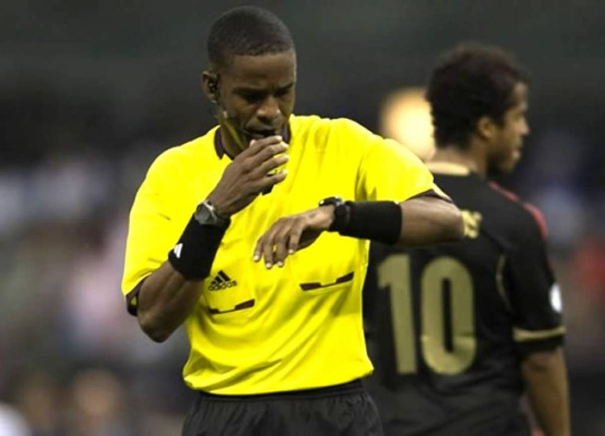 Uncaf reemplaza a Aguilar Chicas con Roberto Moreno para la final