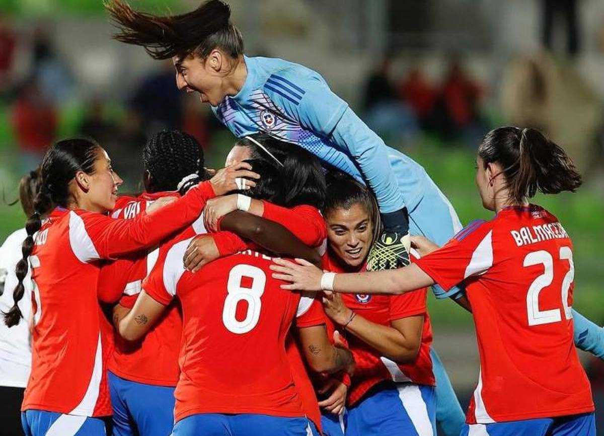 El crecimiento del fútbol femenino en Chile: evolución, retos y oportunidades en el panorama internacional