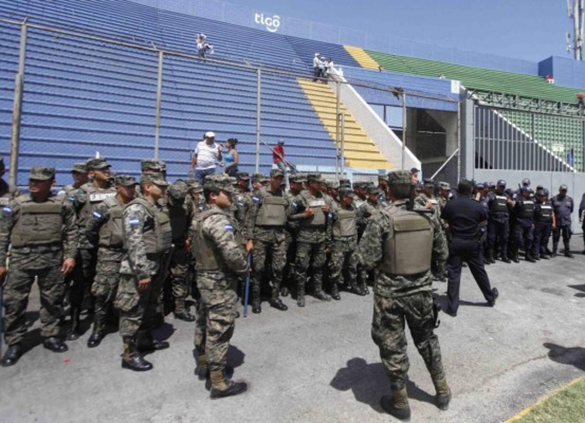 Las mejores imágenes de ambiente del clásico Motagua-Olimpia