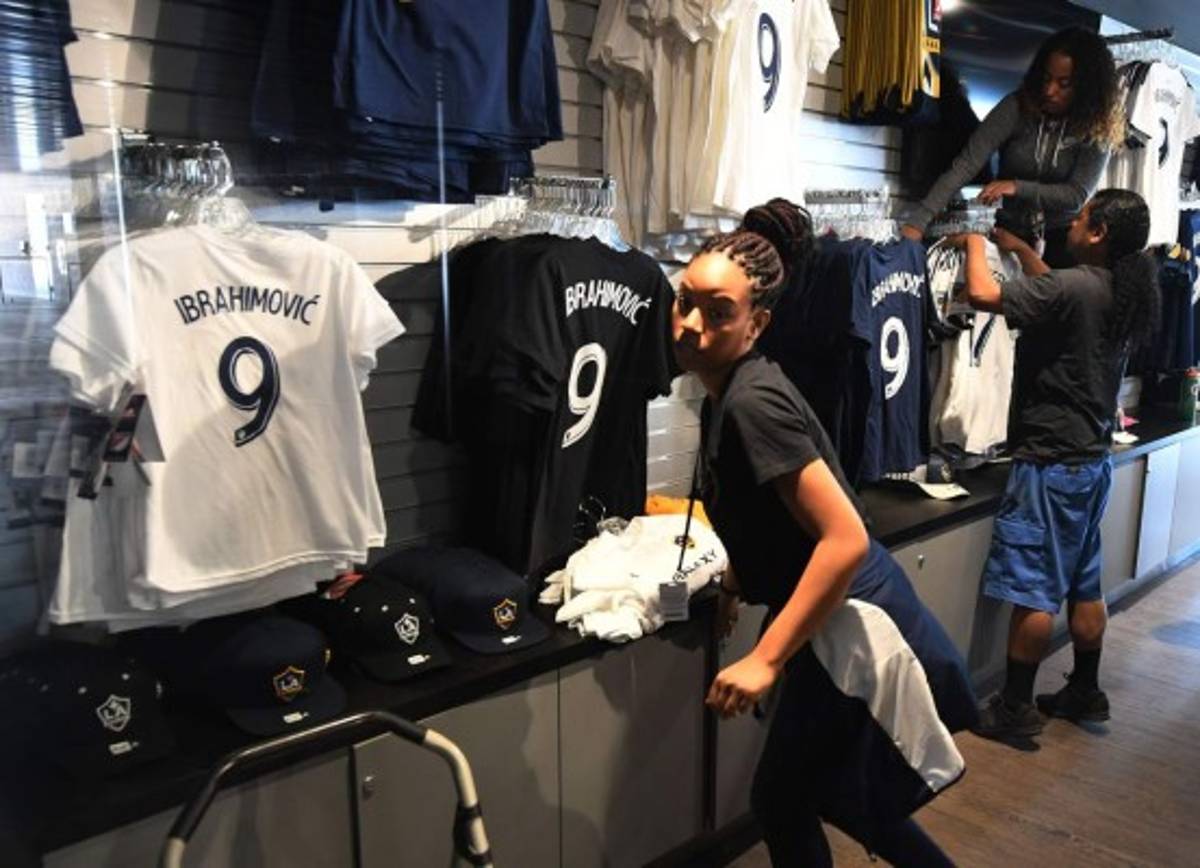 EN FOTOS: 'Ibramanía' en Los Angeles con llegada de Zlatan... ¿Qué se dijo con Jona dos Santos?