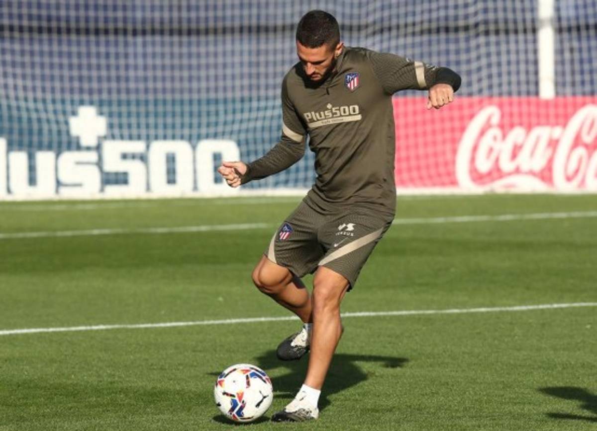 El 'pasillo' y el abrazo de Simeone: Así fue el primer entrenamiento de Luis Suárez con el Atlético