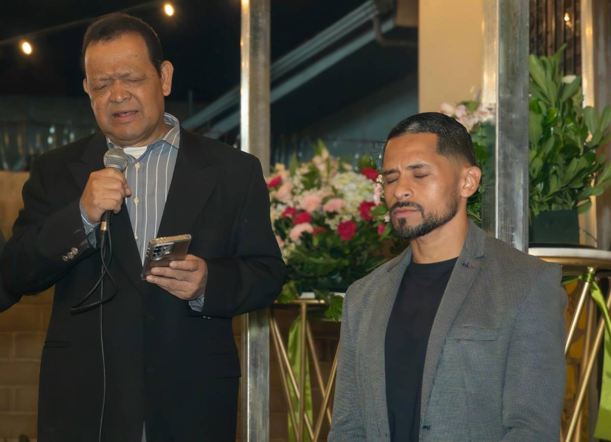 Del fútbol a la gastronomía: Omar Elvir inaugura su nuevo restaurante en Tegucigalpa