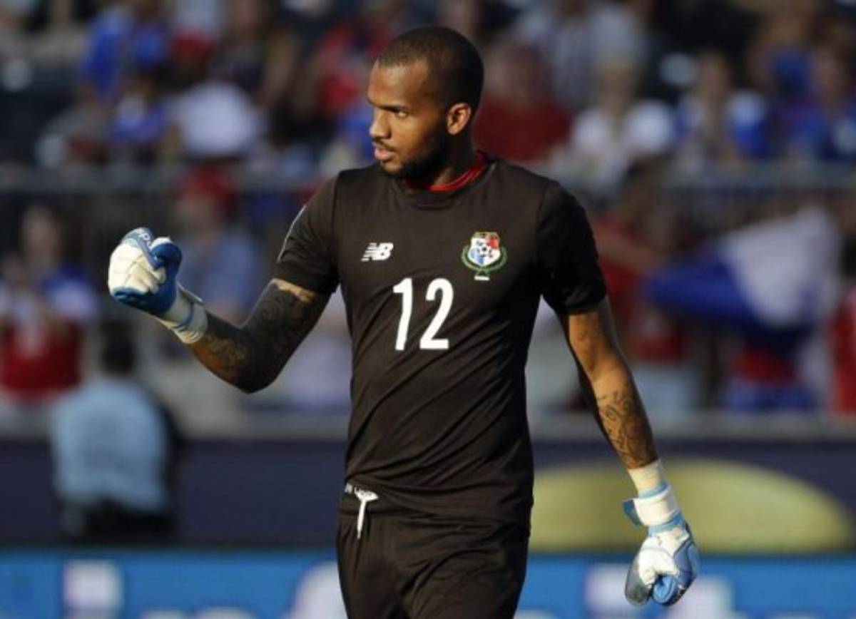 Noel Valladares, el portero con más juegos en la eliminatoria de la Concacaf