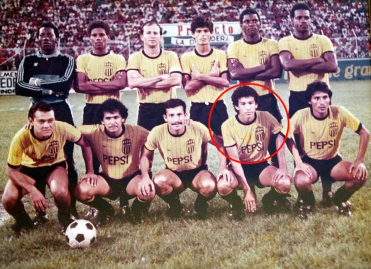 ¡Hasta con banca lujosa! El 11 histórico del Real España para presidente Elías Burbara
