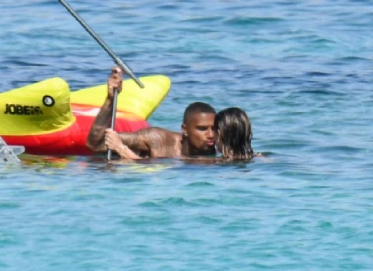 Picantes vacaciones: Melissa Satta deslumbra junto a Kevin Prince Boateng en Cerdeña