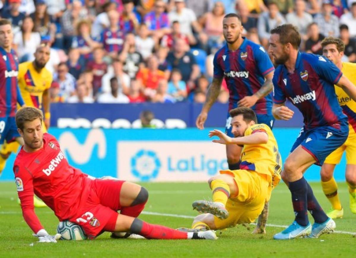 Frustración y dedicatoria de Lionel Messi, Vidal con 'voladora' en la remontada Levante sobre Barcelona