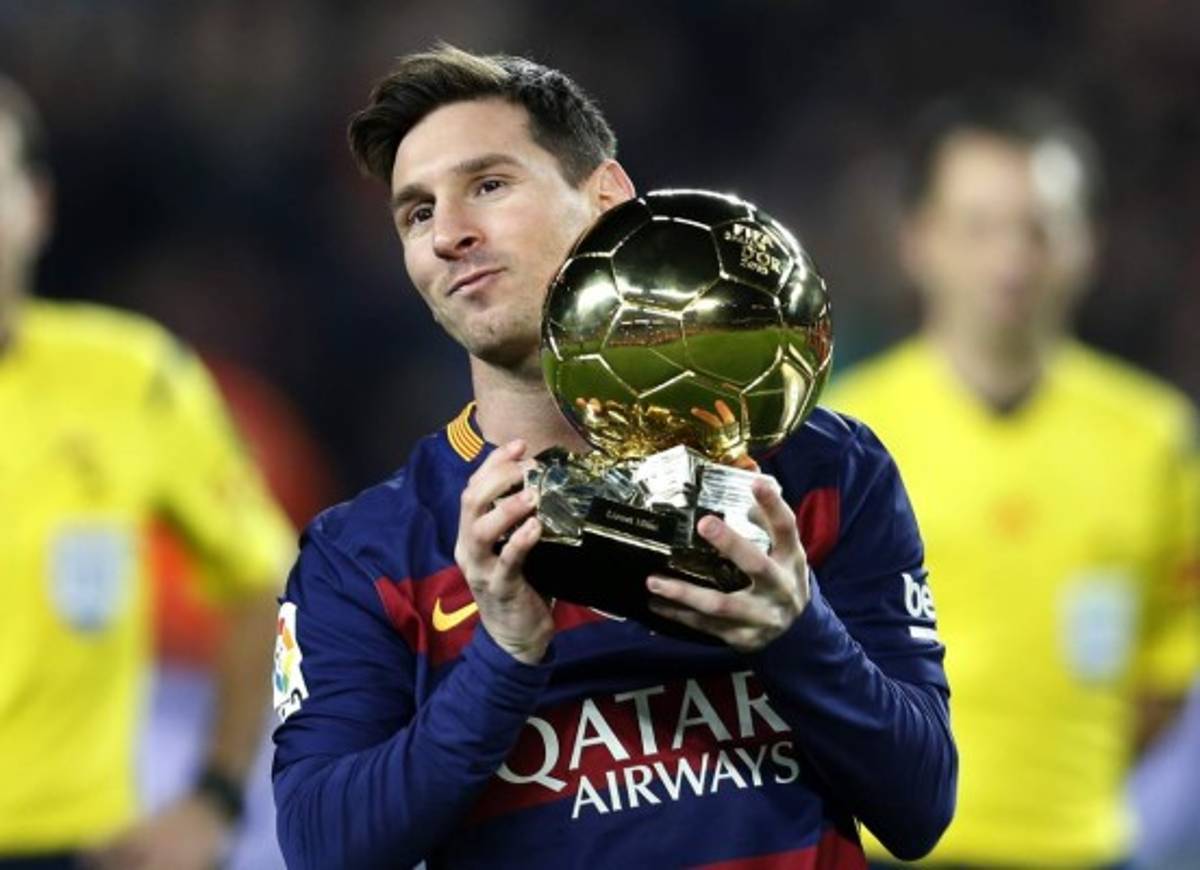 Así fue el homenaje del Camp Nou a Lionel Messi tras ganar su quinto Balón de Oro