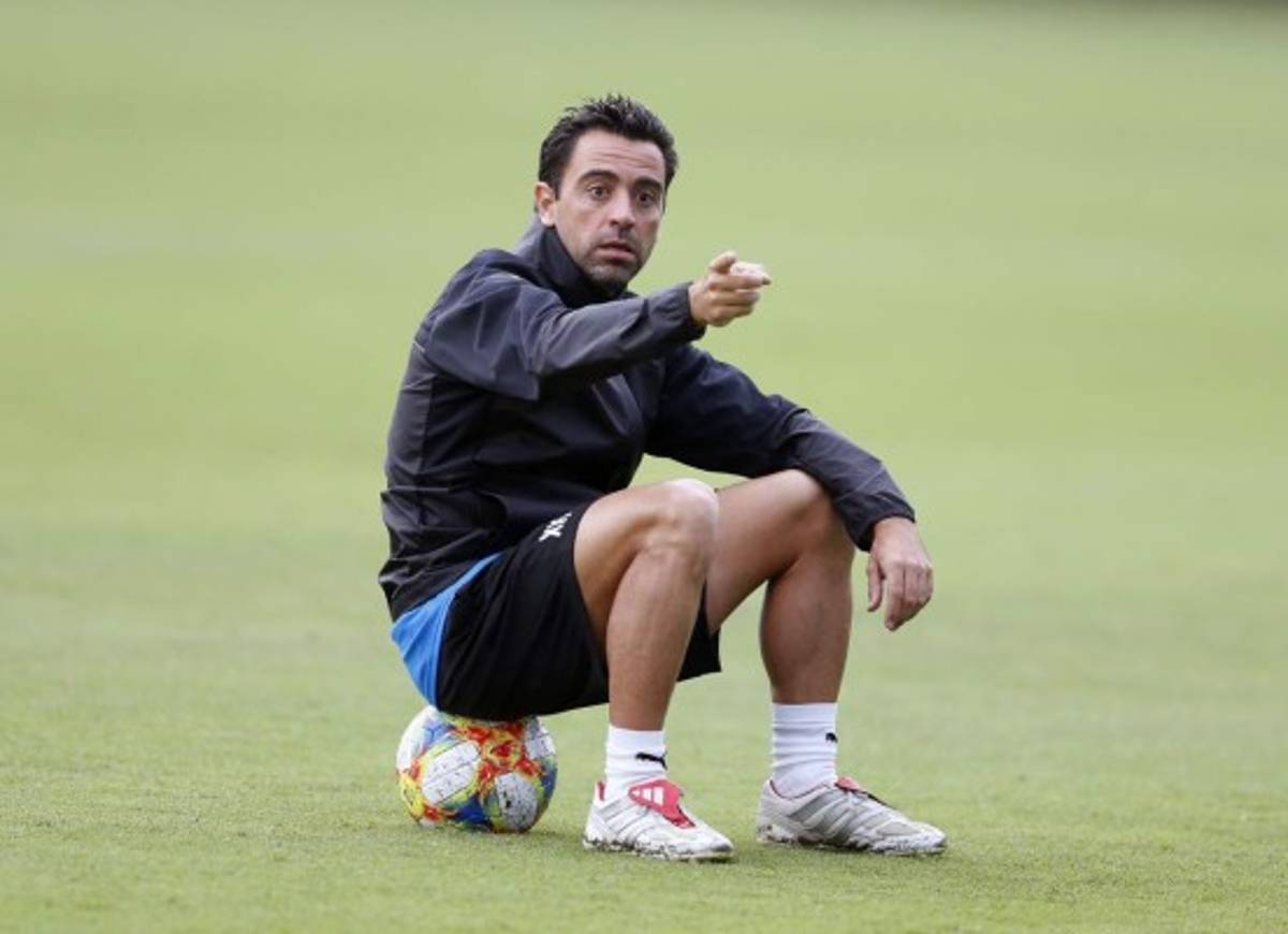 La nueva faceta de Xavi Hernández, el 'motorcito' de Terrassa que espera triunfar como entrenador  