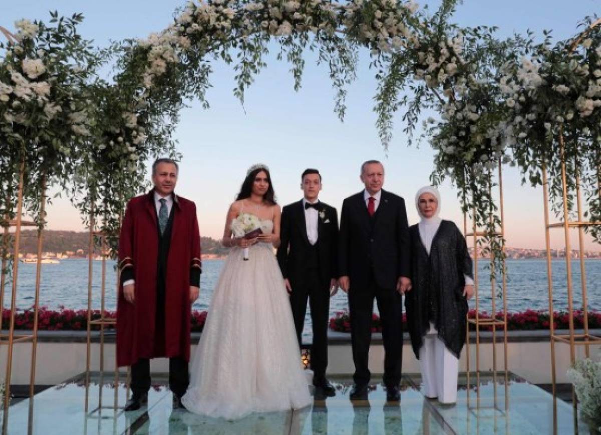 Fotos: Así es Amine Gülse, la hermosa ex miss turca que se casó con Ozil