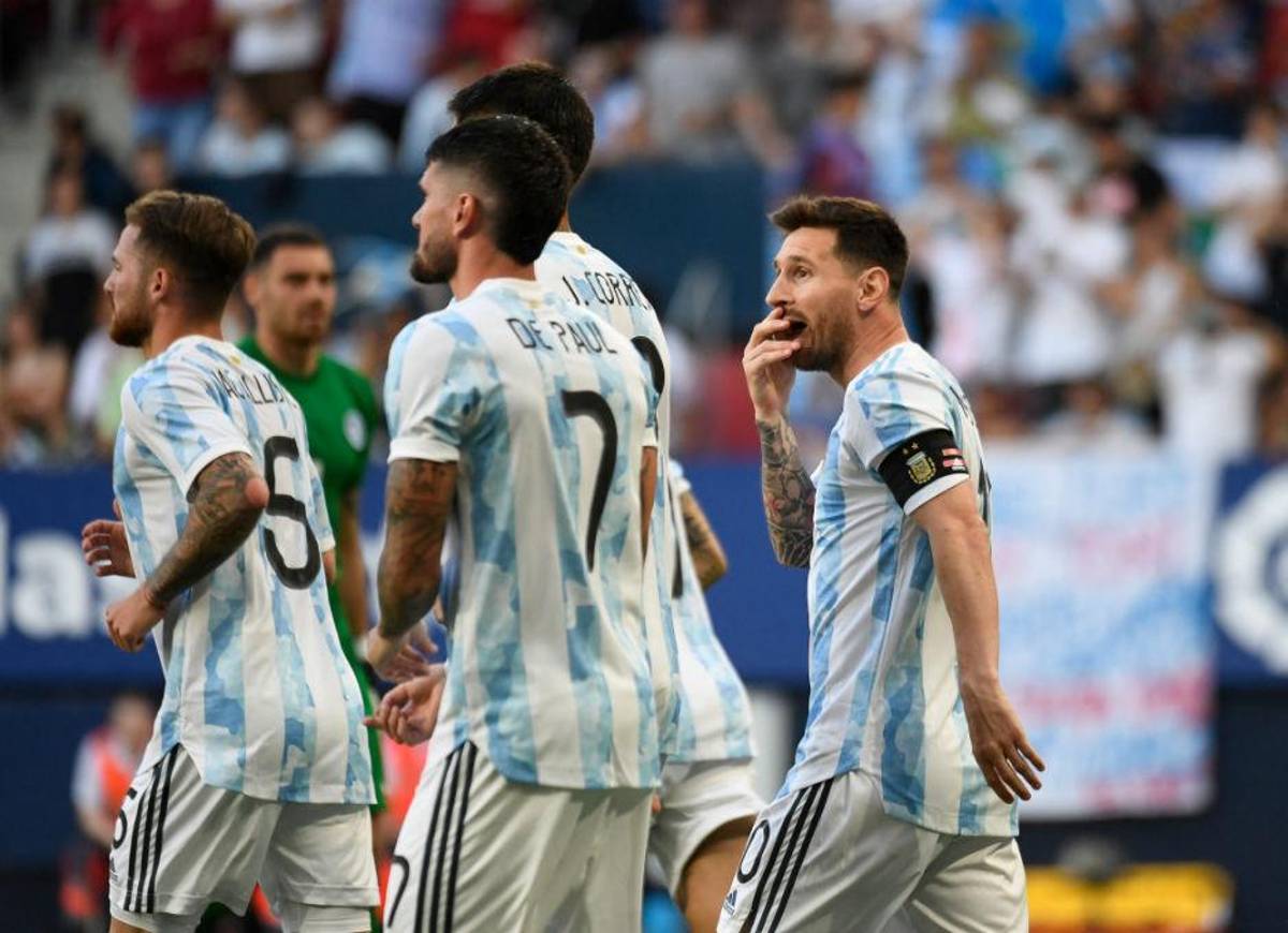 Las imágenes de la presentación estelar de Messi en el Argentina-Estonia: Su récord de cinco goles y alegría total
