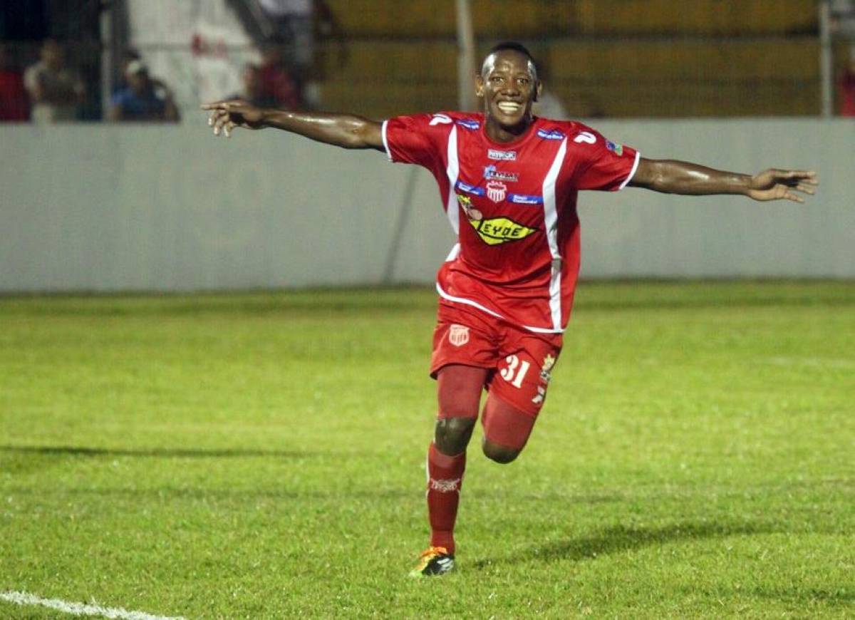 Rafael Agámez se sumó a la selecta lista de jugadores que marcaron el primer gol en torneos de Liga en Honduras