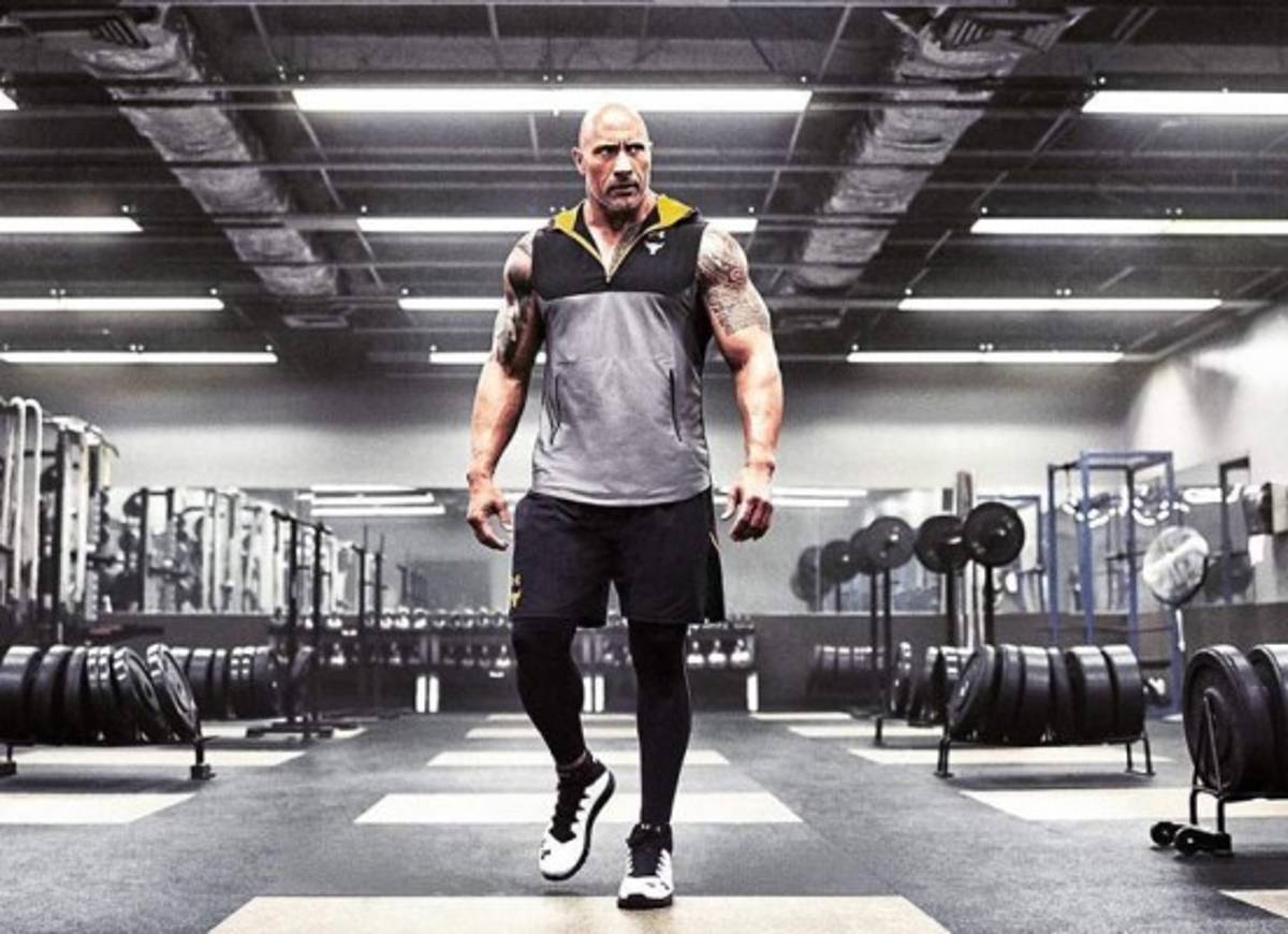 Al descubierto el extraño hábito de Dwayne Jhonson: revela por qué orina en una botella mientras entrena