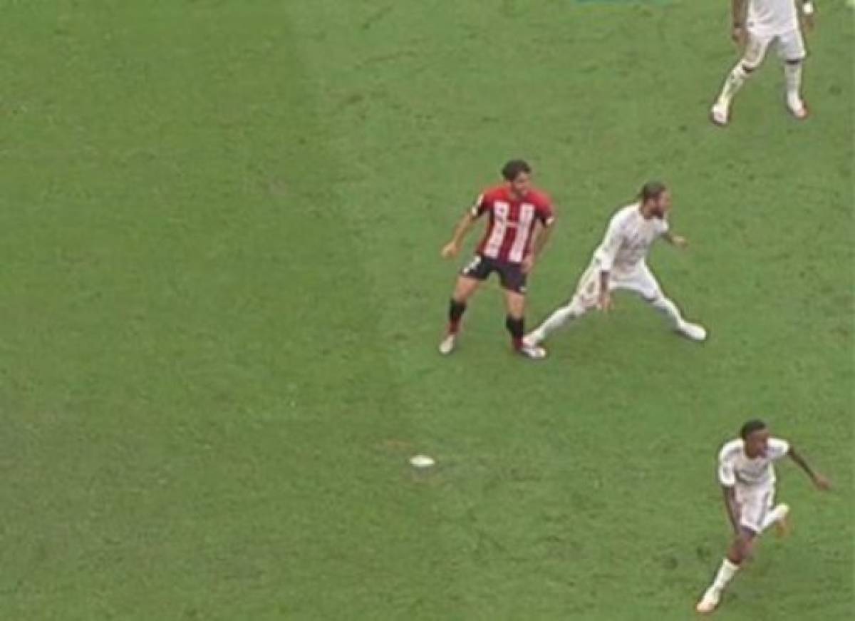 Fotos: La oración de Casemiro en el penal y el pisotón de Sergio Ramos en el Athletic-Real Madrid