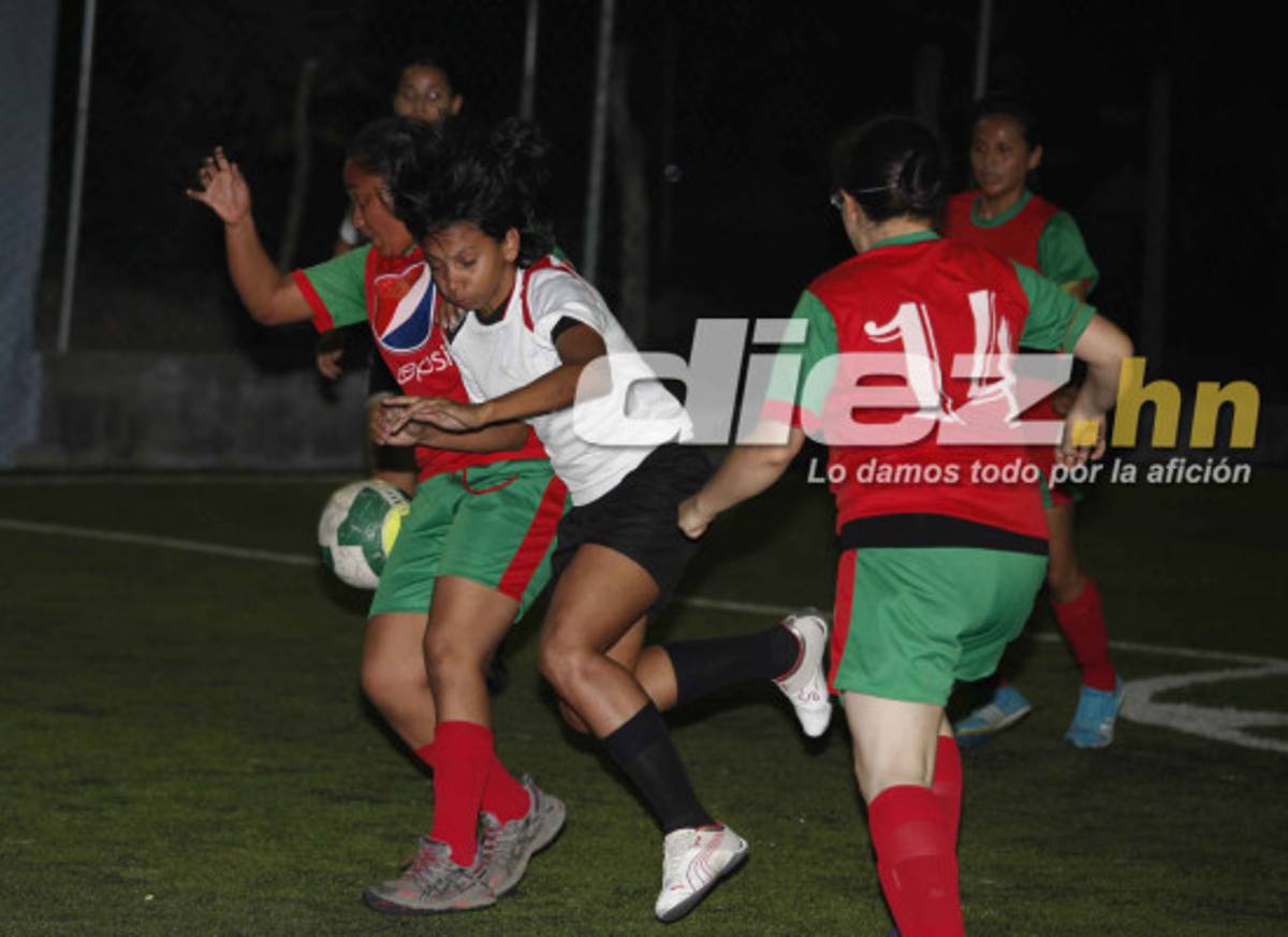 Torneo de fútbol femenino SPORTLINE 2013.