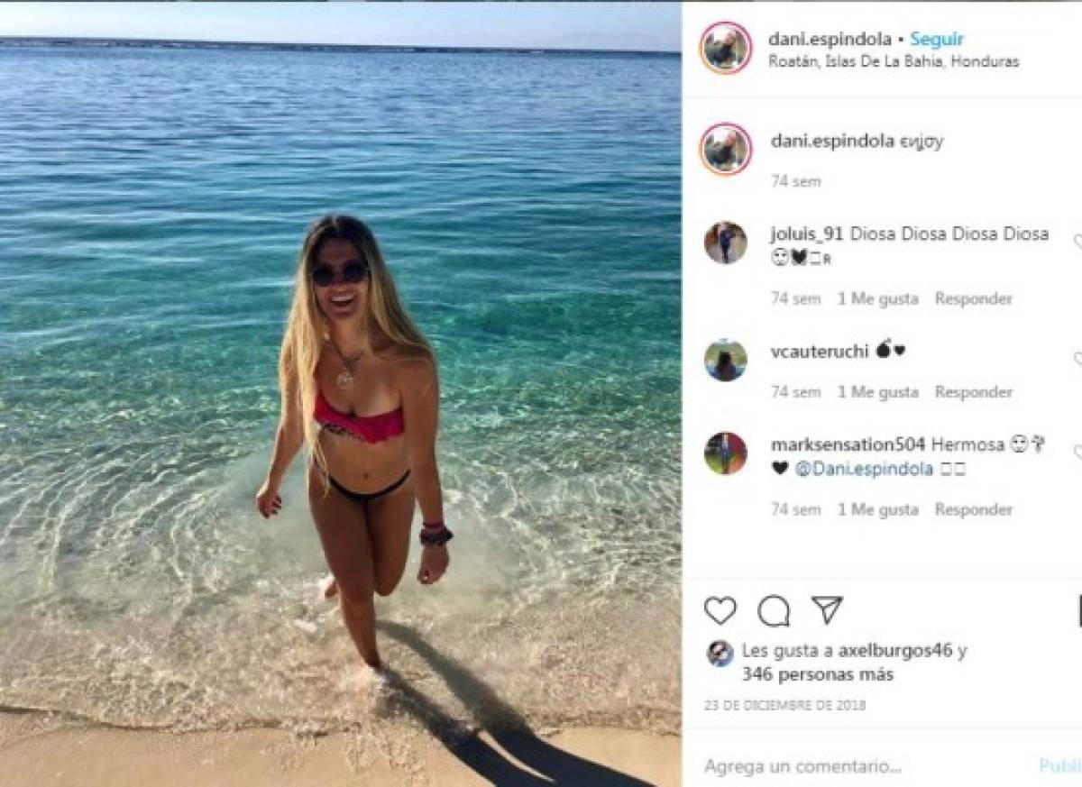 'Hincha' del Olimpia y ya deslumbró en Roatán: Daniela, la preciosa hermana de Espíndola