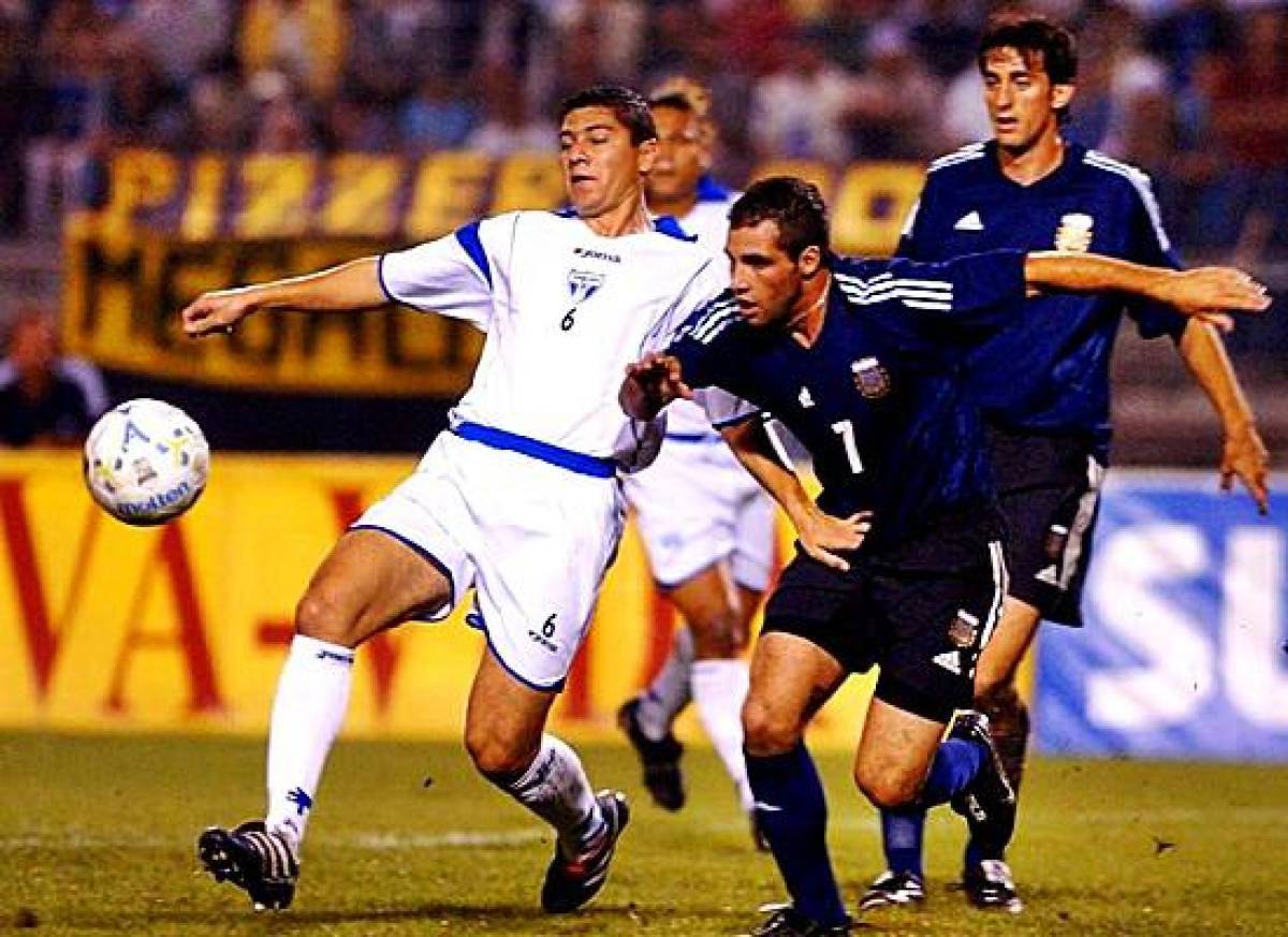 Honduras enfrentó por primera vez a Argentina en enero del 2003 en el estadio Olímpico.