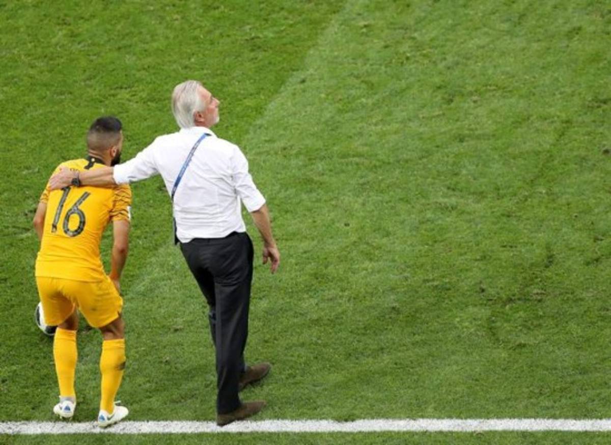 LO QUE NO SE VIO EN TV: Jugador peruano destrozado por penal fallado y el llanto de los aficionados