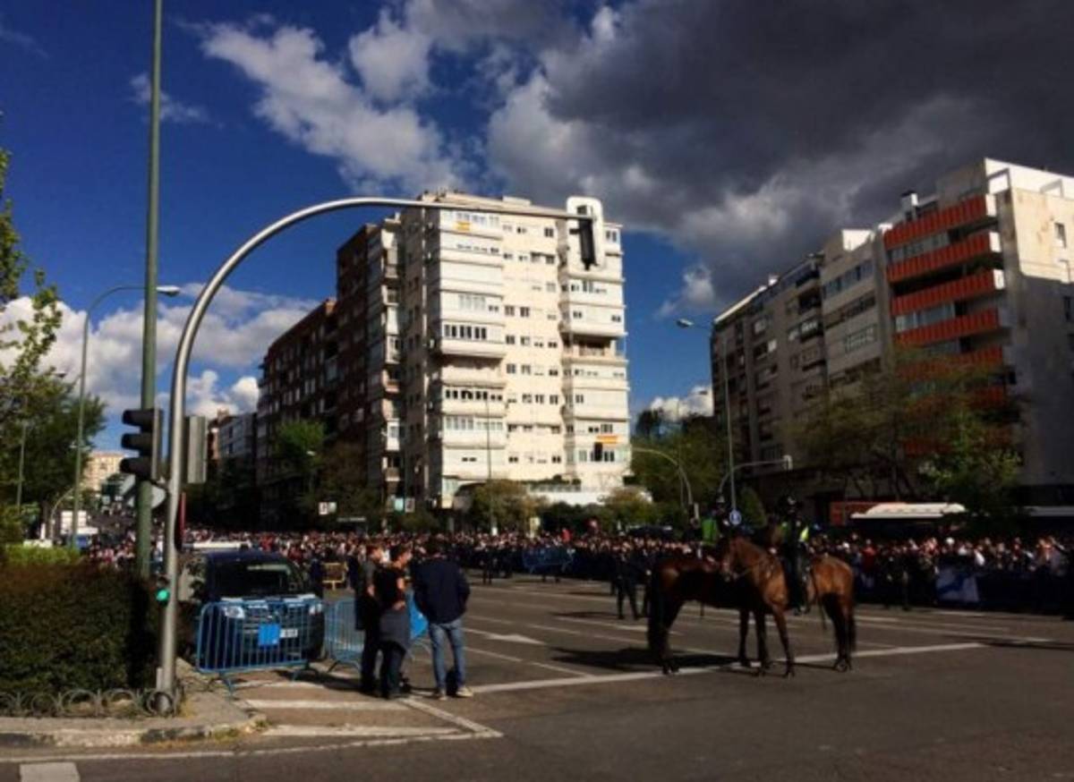 Imponente ambiente de Champions en las calles de España previo al Madrid-Bayern