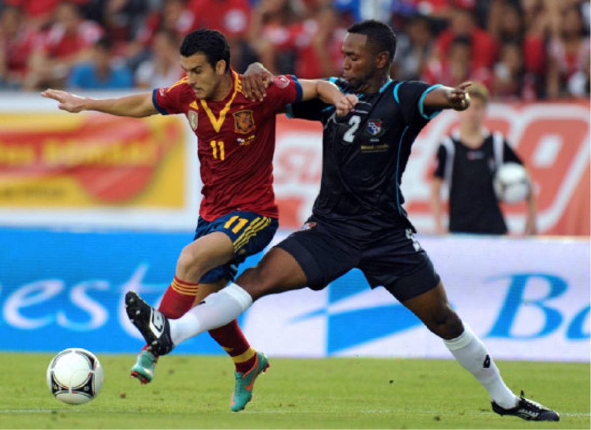 España le muestra a Panamá el fútbol de excelencia.