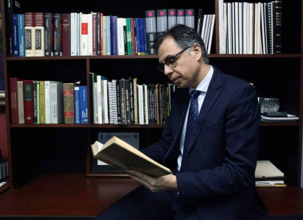 ¿A qué se dedican los principales empresarios y directivos del fútbol de Honduras?