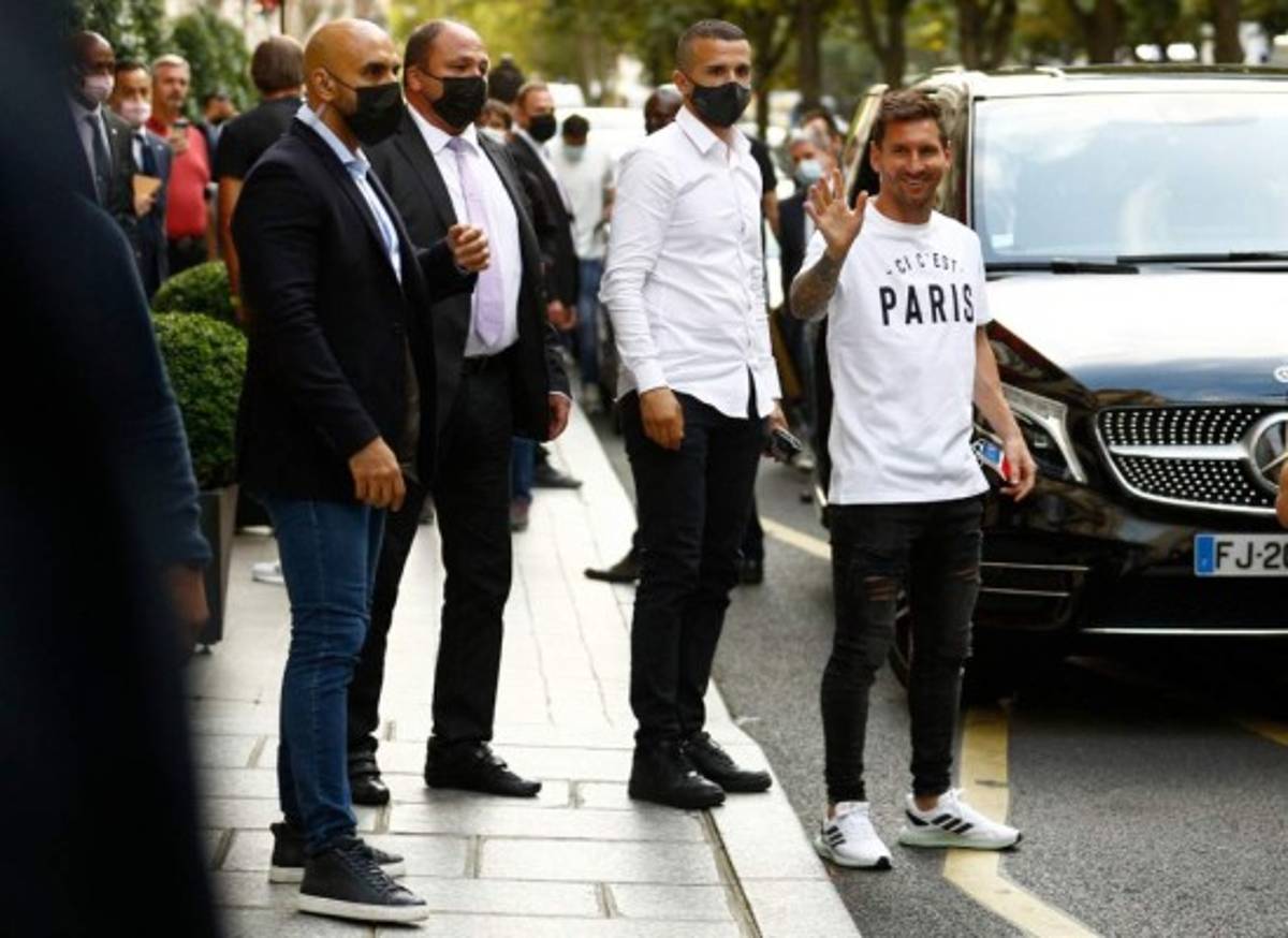 ¿El mejor trabajo del mundo? Quién es Bob, la sombra de Messi desde que llegó al PSG y que sorprendió a Keylor