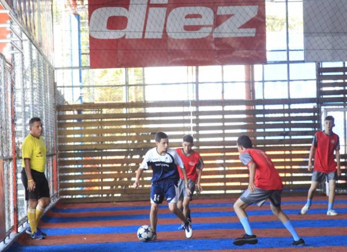 Las mejores imágenes de la jornada cinco de la Copa Gatorade 5v5