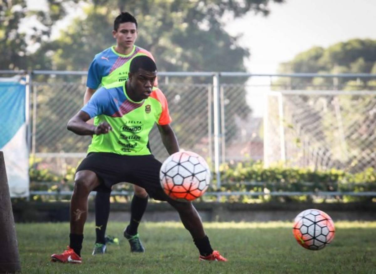 Así fue el primer día de trabajo del venezolano Cásseres