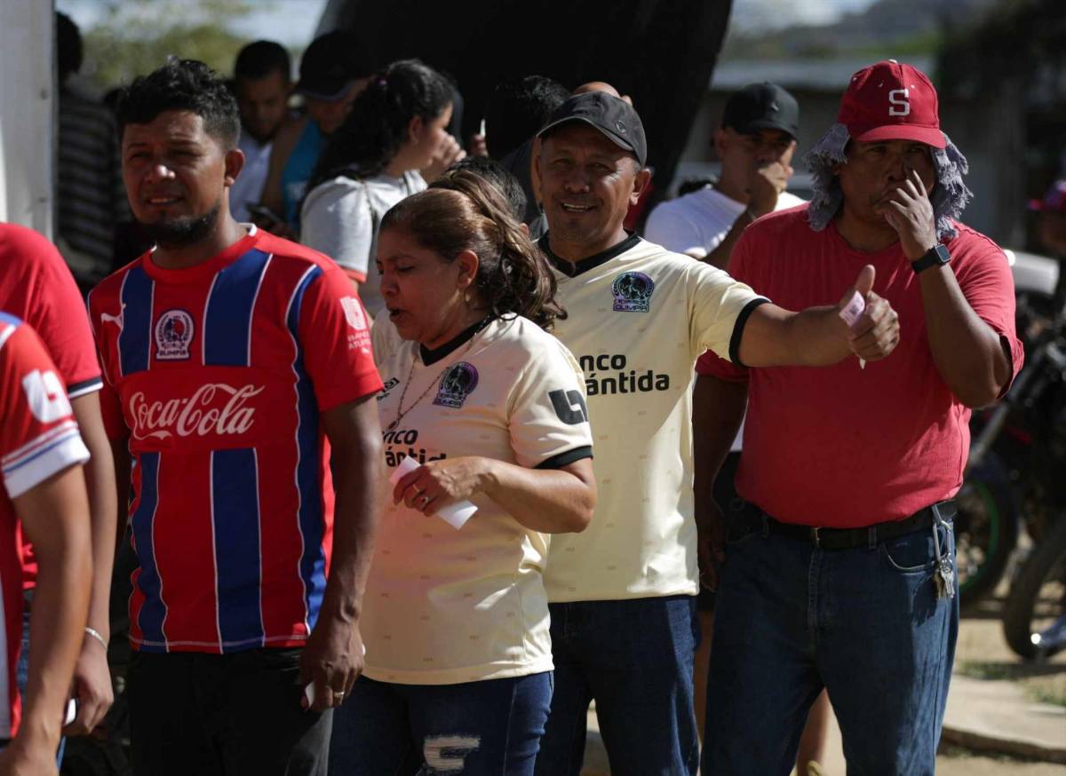 Locura por Olimpia en Danlí: nadie se quiso perder la visita del león y llegaron en familias; así respondieron los jugadores