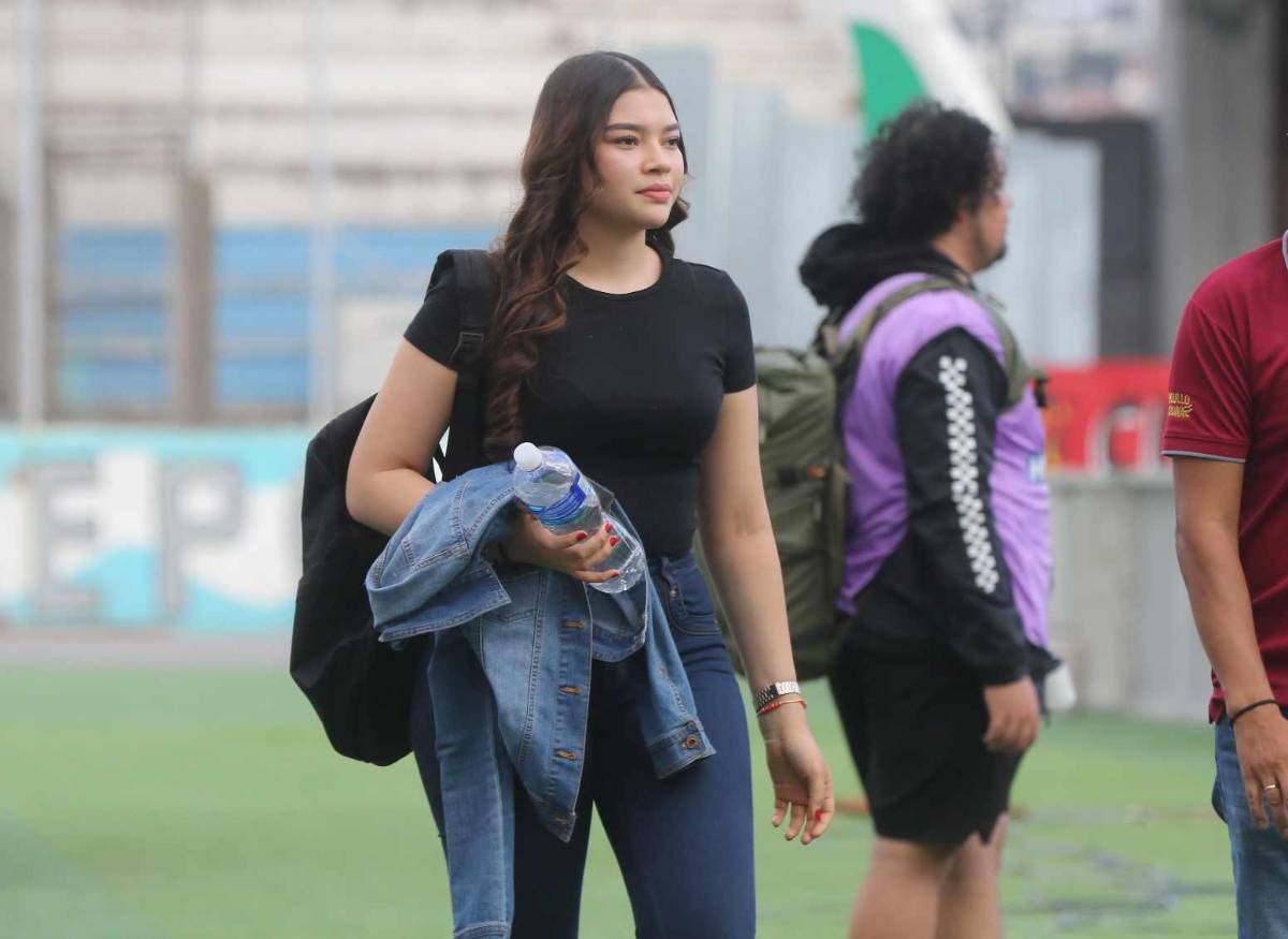 ¡Belleza sobresale en el Nacional! Olimpia y Marathón juegan, pero ellas se llevan todas las miradas en el clásico