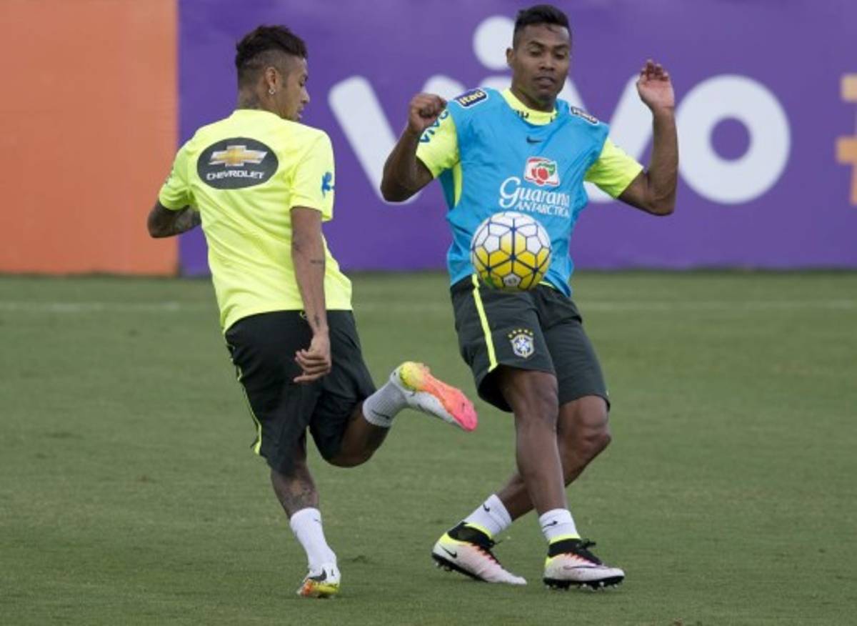 Así fue el primer entrenamiento de Neymar con Brasil de cara al juego ante Uruguay