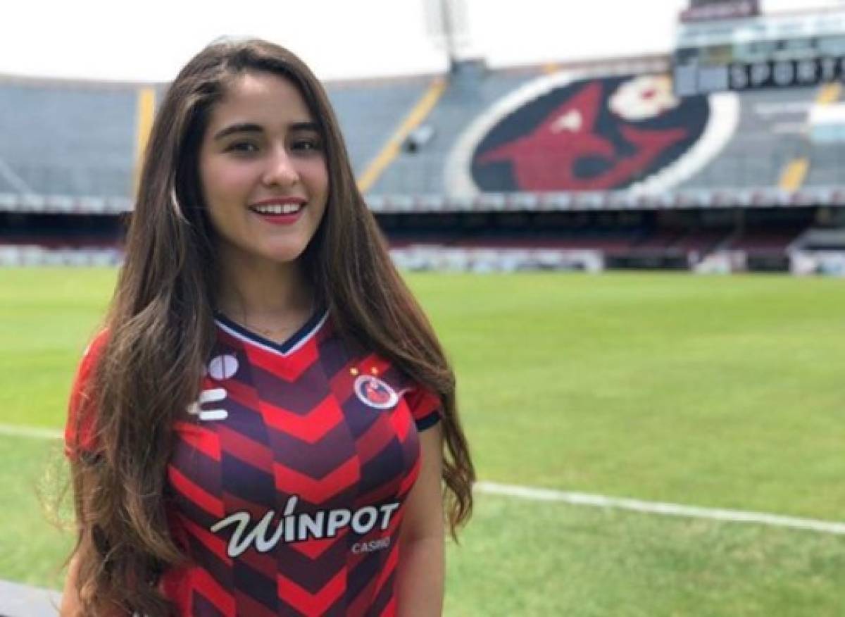 Sassi Zavala, la hermosa conductora que sufre la salida del Veracruz en la Liga MX