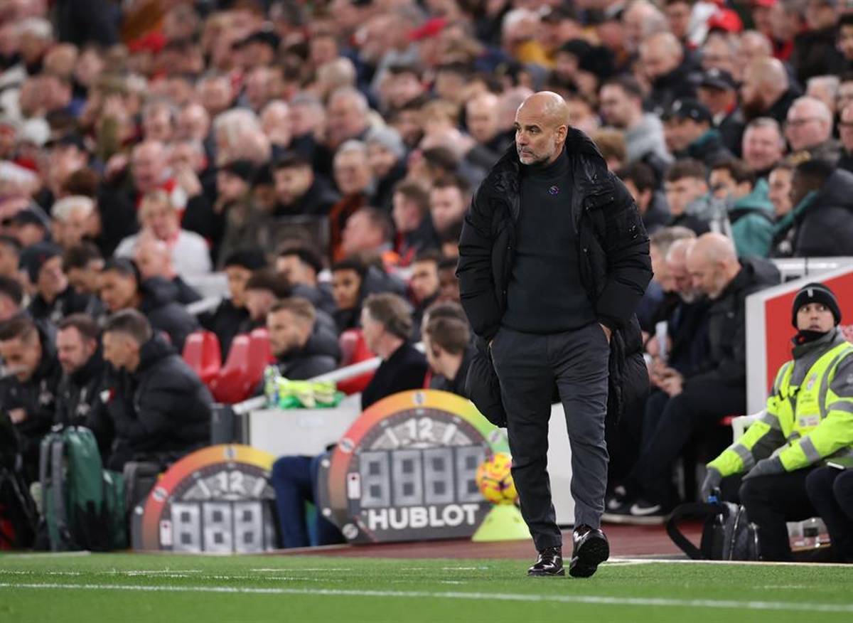 El polémico gesto de Pep Guardiola a los aficionados del Liverpool tras la derrota del Manchester City ¿Qué le cantaron?