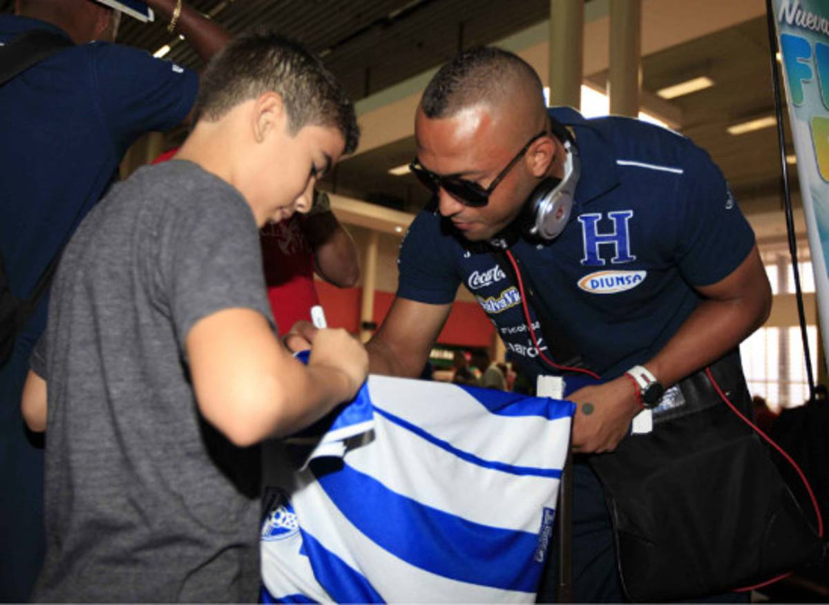 La Selección Nacional de Honduras partió hacia Costa Rica.