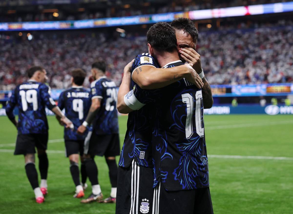 La  Polémica manta de Argentina en la cara de los ingleses y el castigo de FIFA