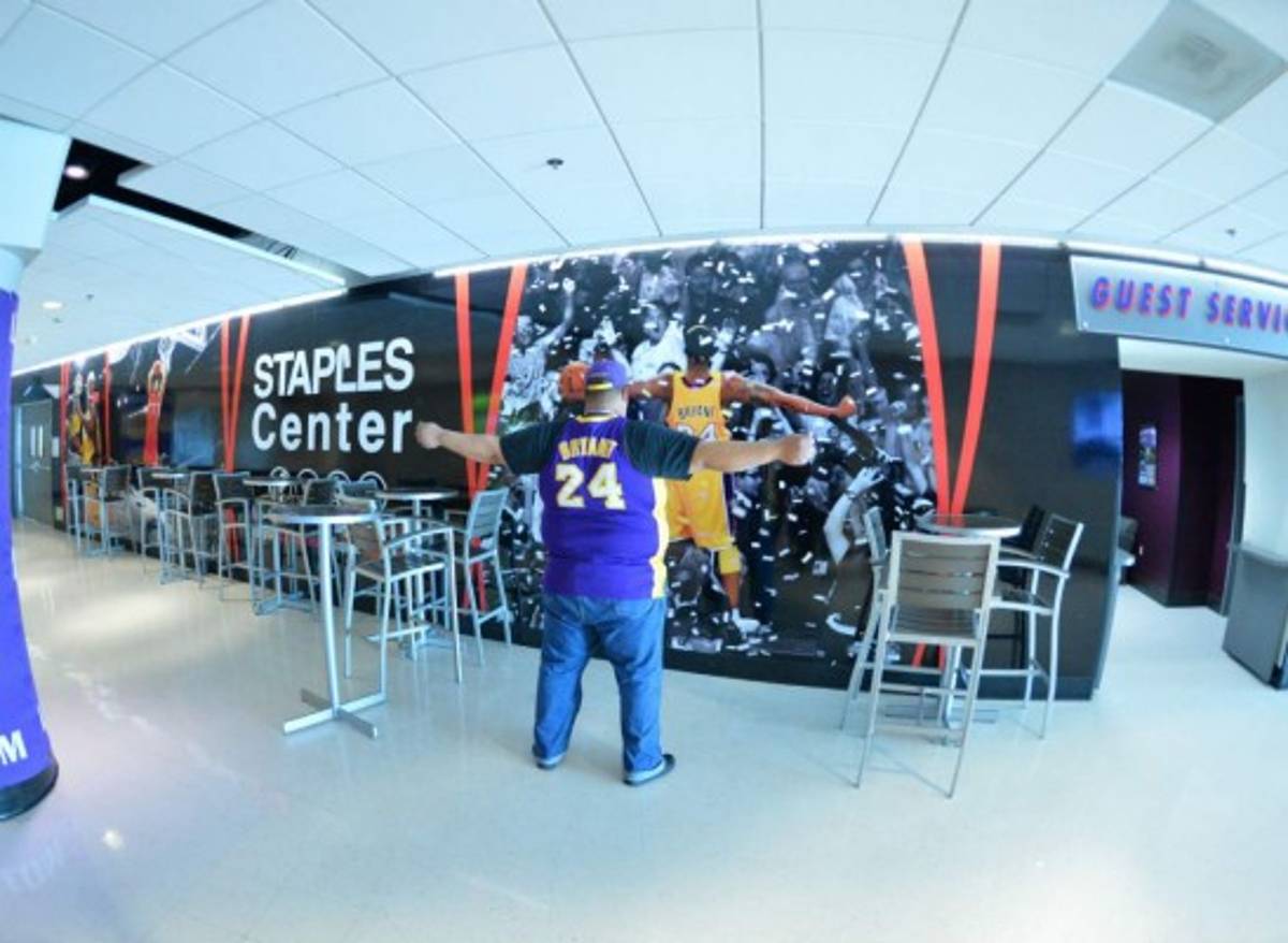 Así está el ambiente en el partido de despedida de Kobe Bryant