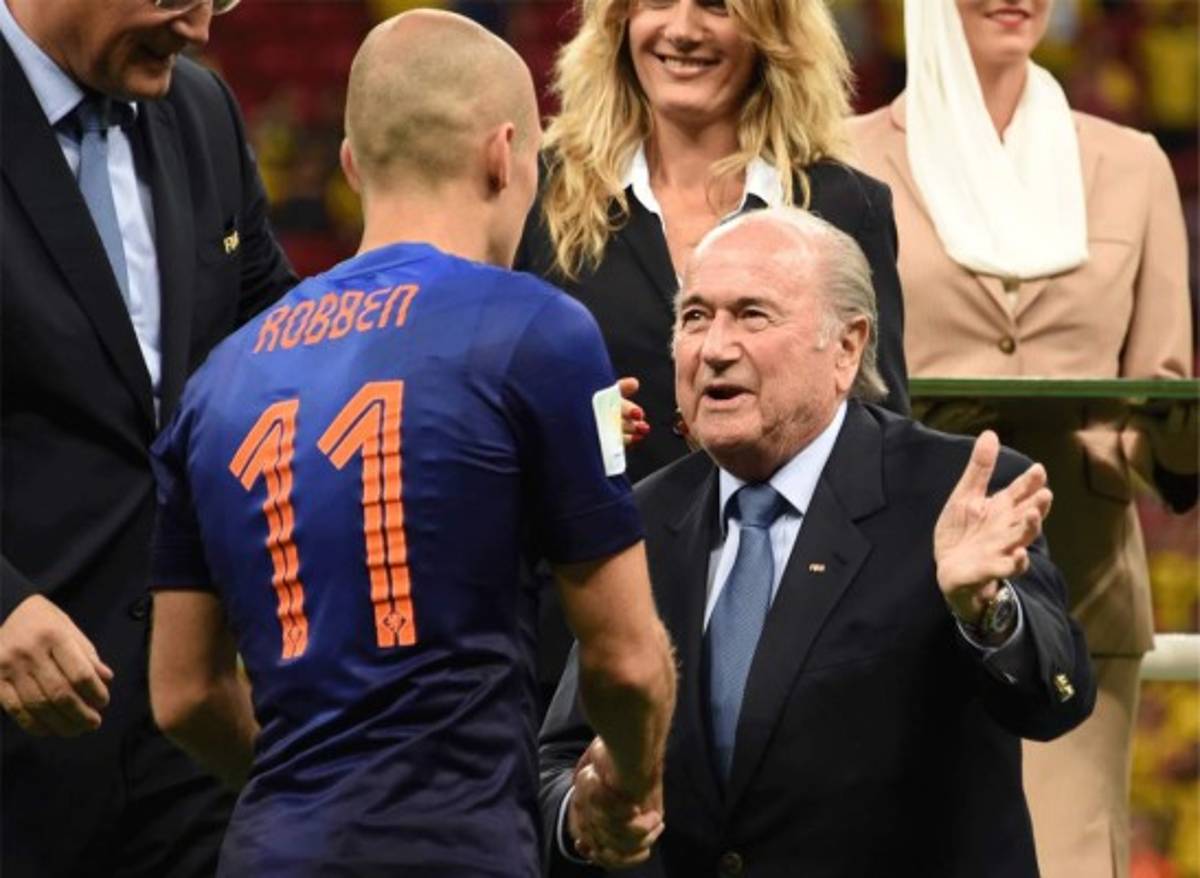 Triste adiós a Brasil. Holanda golea 3-0 y es tercer lugar del mundial .