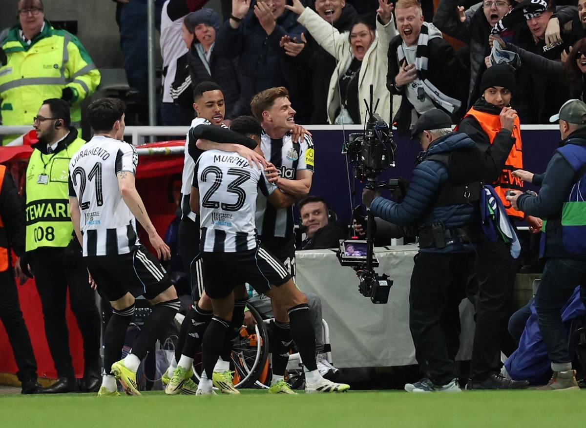 El penal milagroso del Barcelona y futbolista se rompe; lo sacaron del partido tras recibir tres goles en 15 minutos