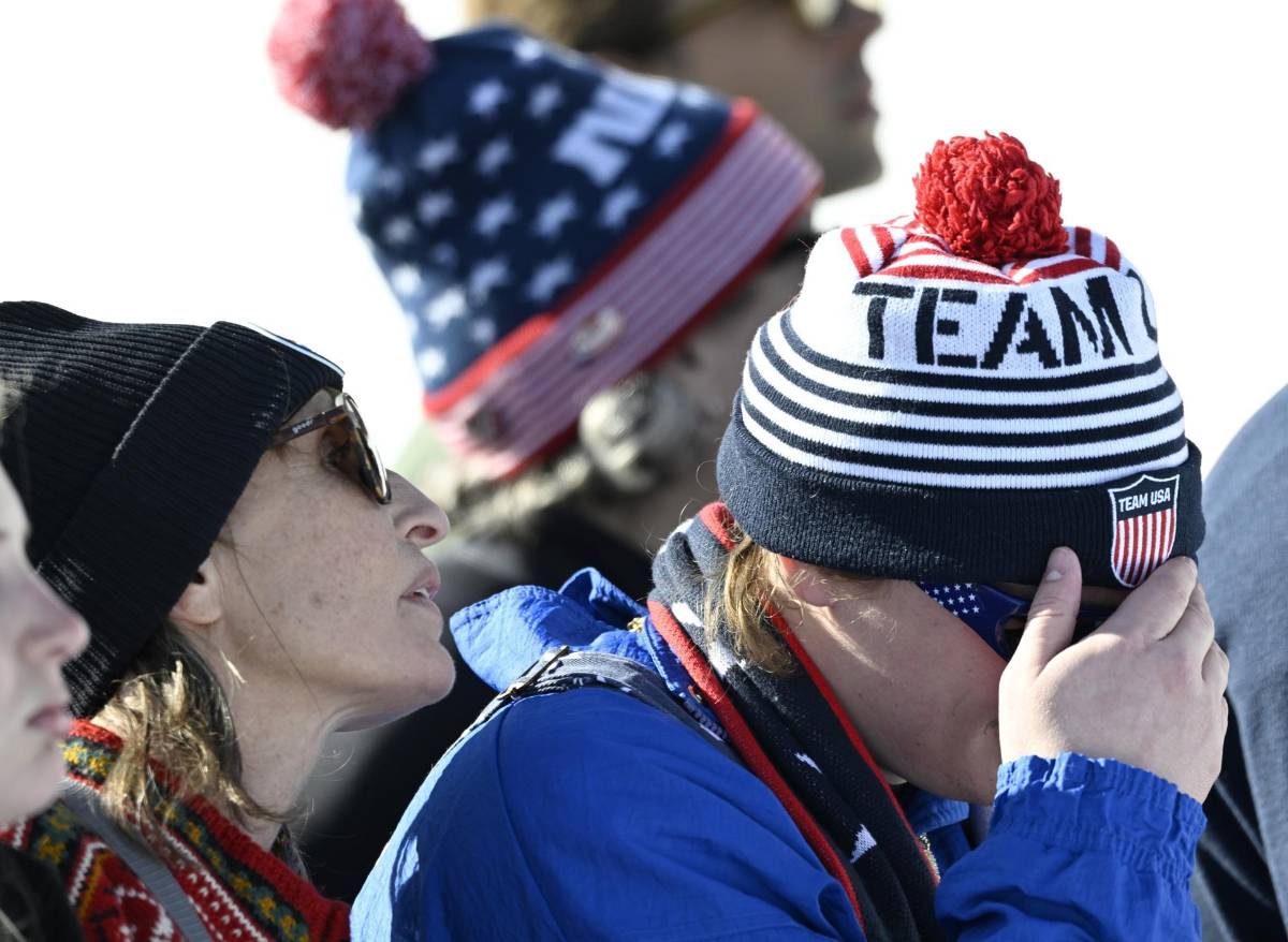 Drama en los Juegos Olímpicos: compitió con ligamentos rotos, sufre terrible caída y es retirada en helicóptero