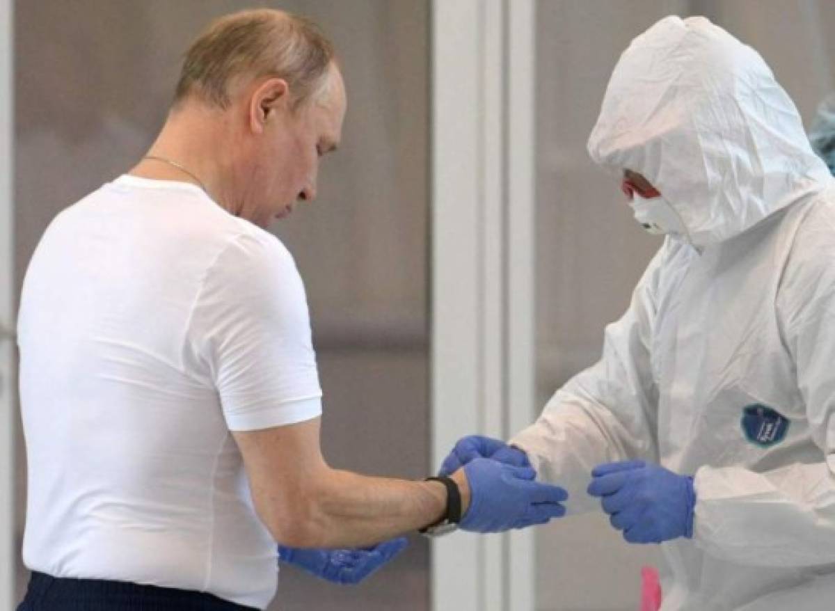 Fotos: Putin sorprende al mundo tras visitar a pacientes infectados por coronavirus