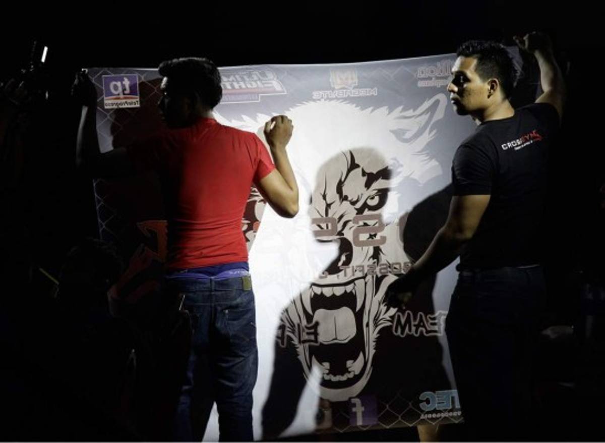 Espectacular velada de artes marciales mixtas de la HFL