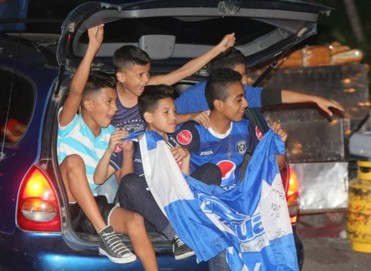 FOTOS: La fiesta de los motagüenses que se tomaron las calles de la capital