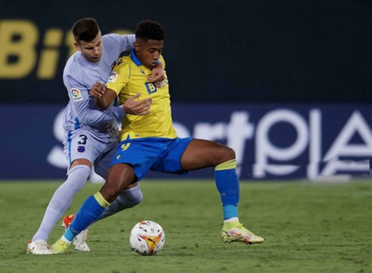 Los duelos del Choco Lozano con Piqué y Araujo, discusión con Busquets y frustración del Barça